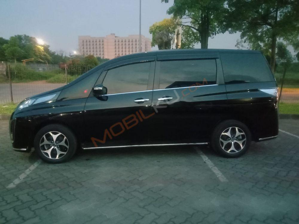 Mobil Mazda Biante 2012