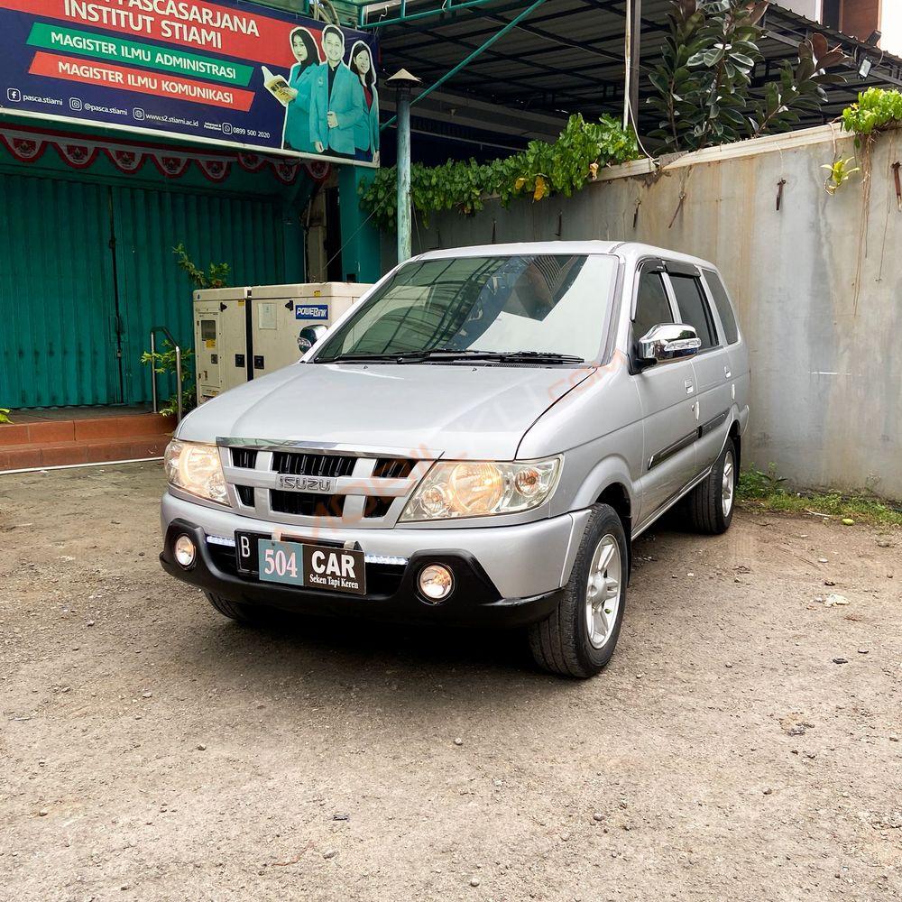 Mobil Isuzu Panther 2012
