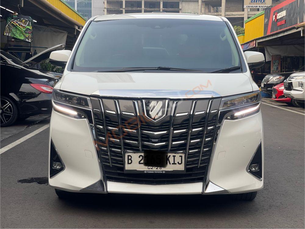 Mobil Toyota Alphard 2022