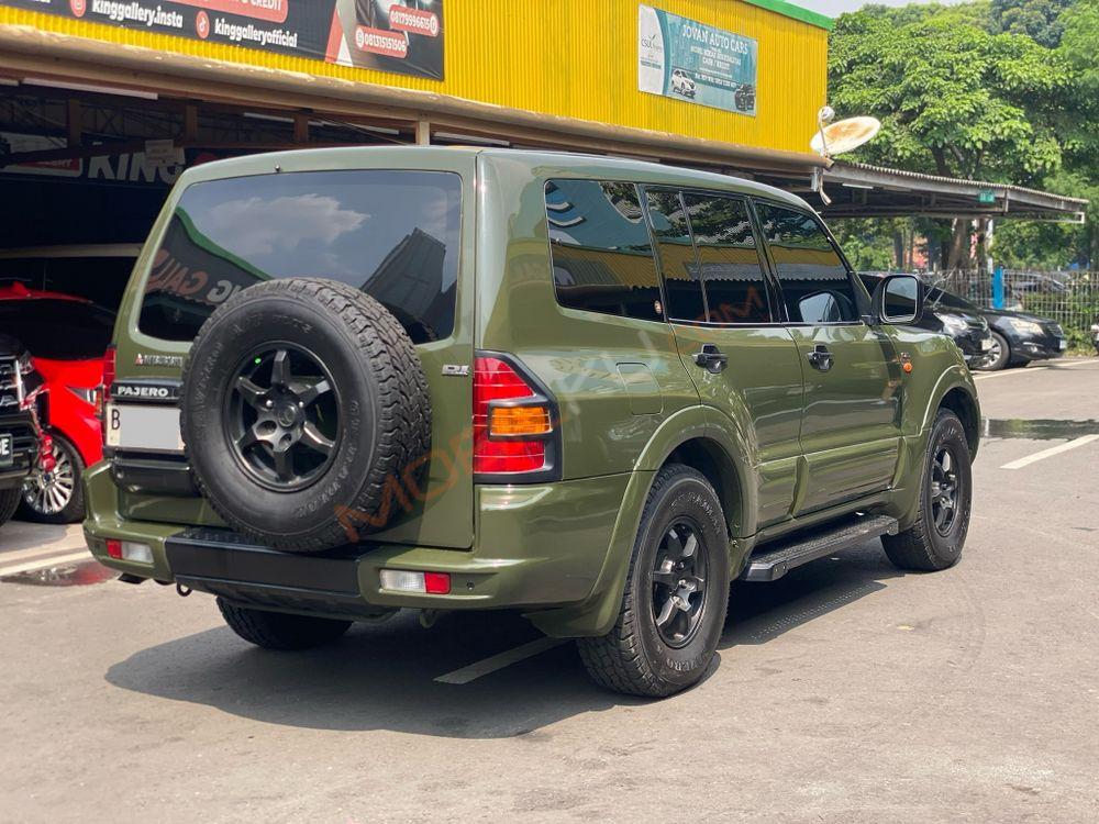 Mobil Mitsubishi Pajero 2001