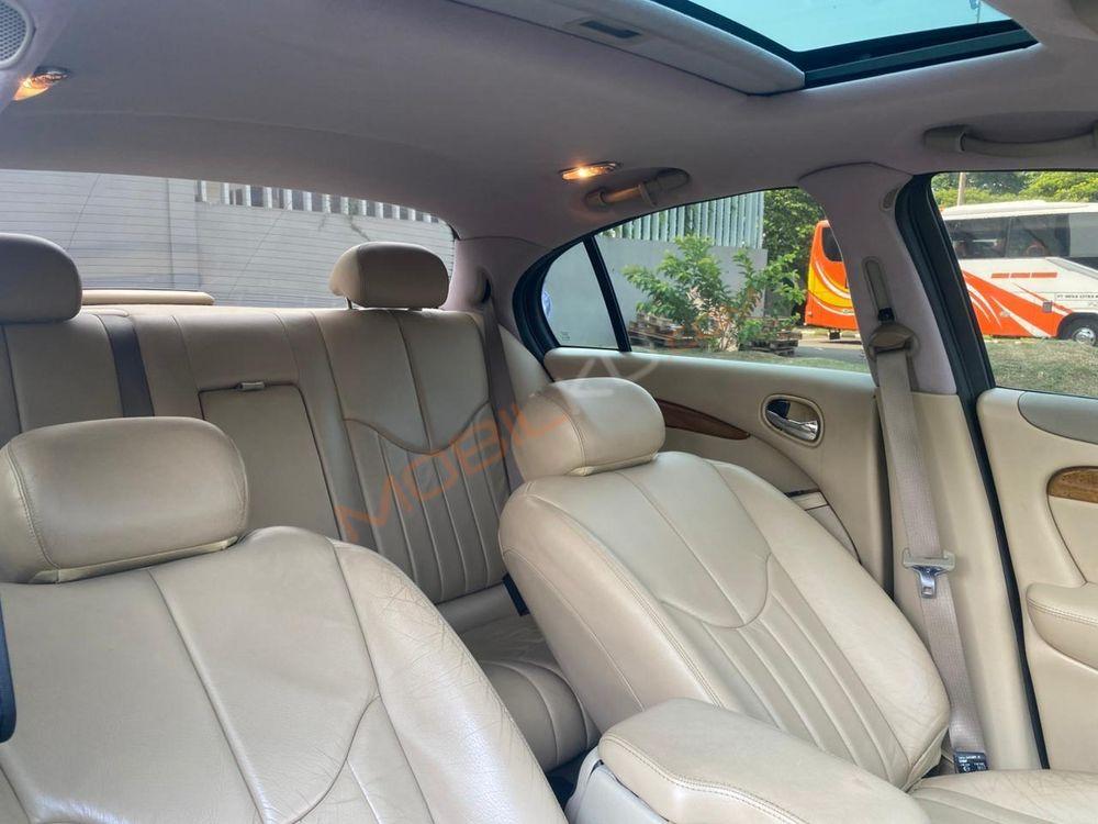 Mobil Jaguar S-Type 2002