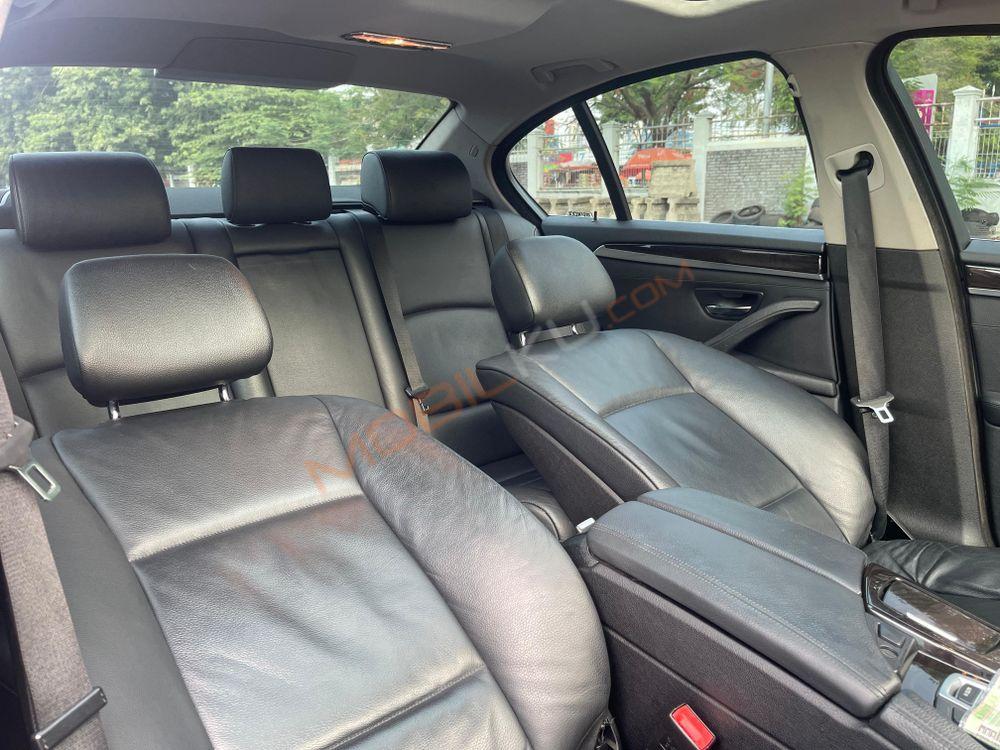 Mobil BMW 5 Series 2013