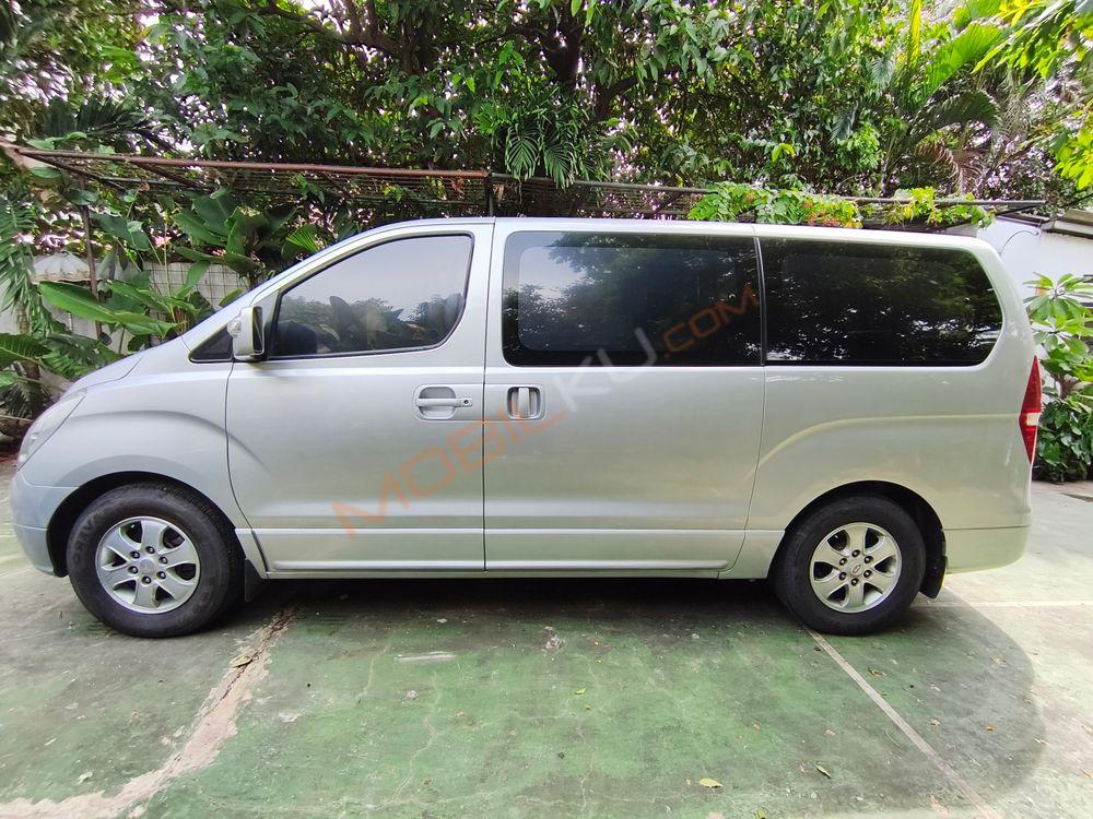 Mobil Hyundai H-1 2013