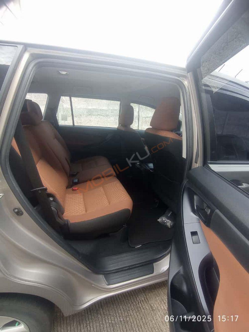 Mobil Toyota Kijang Innova 2019