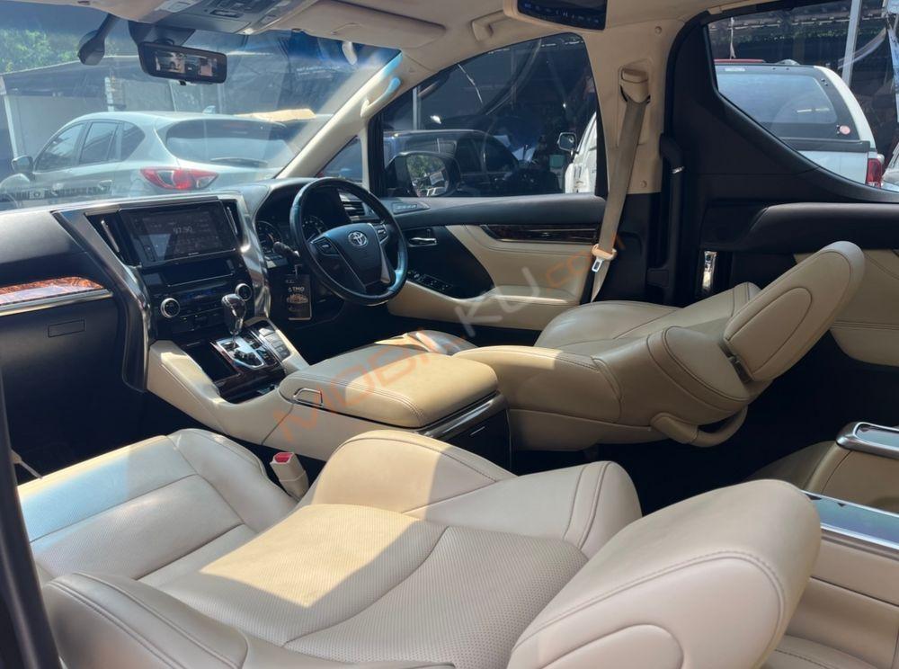 Mobil Toyota Alphard 2019