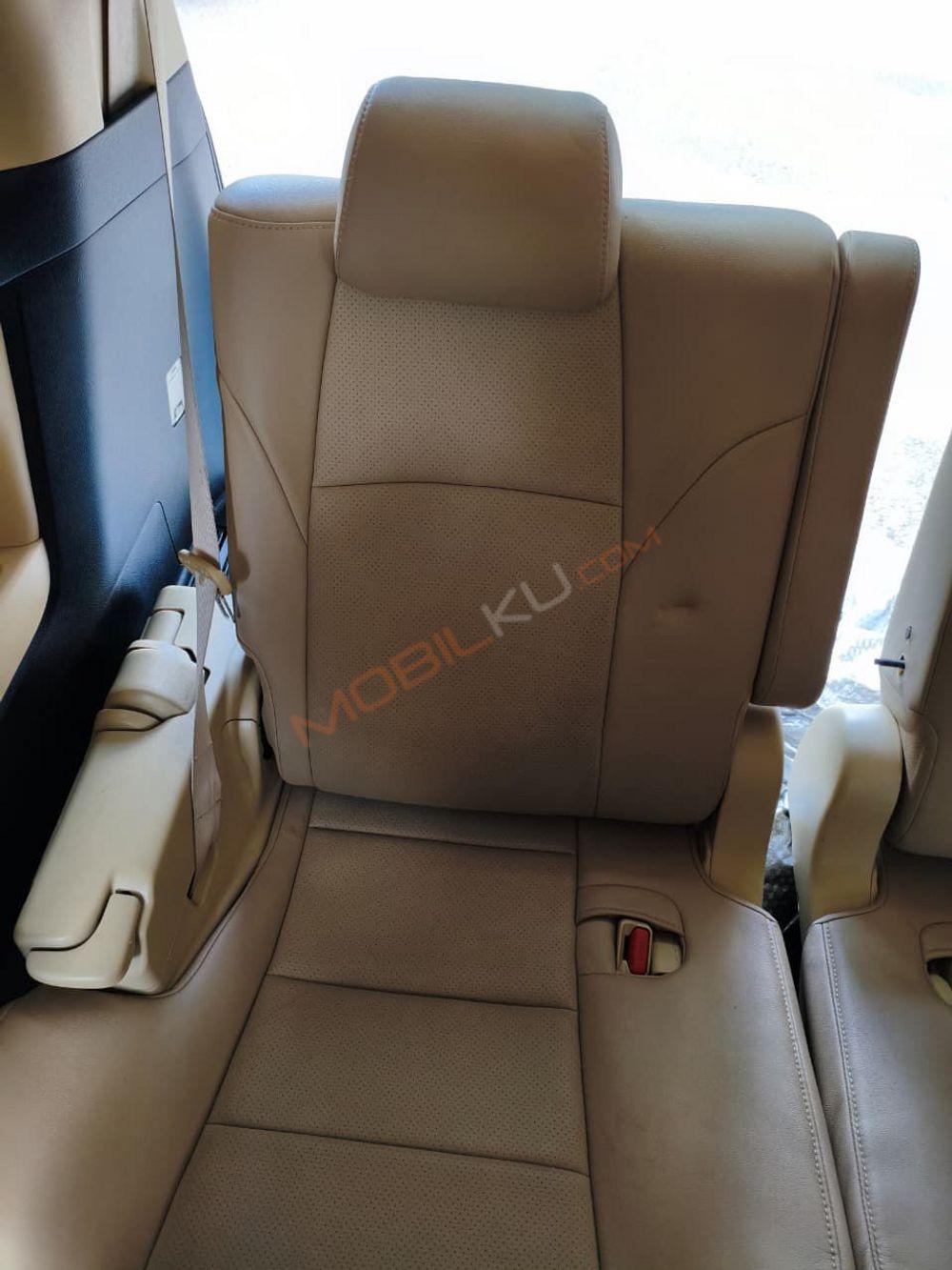 Mobil Toyota Alphard 2017