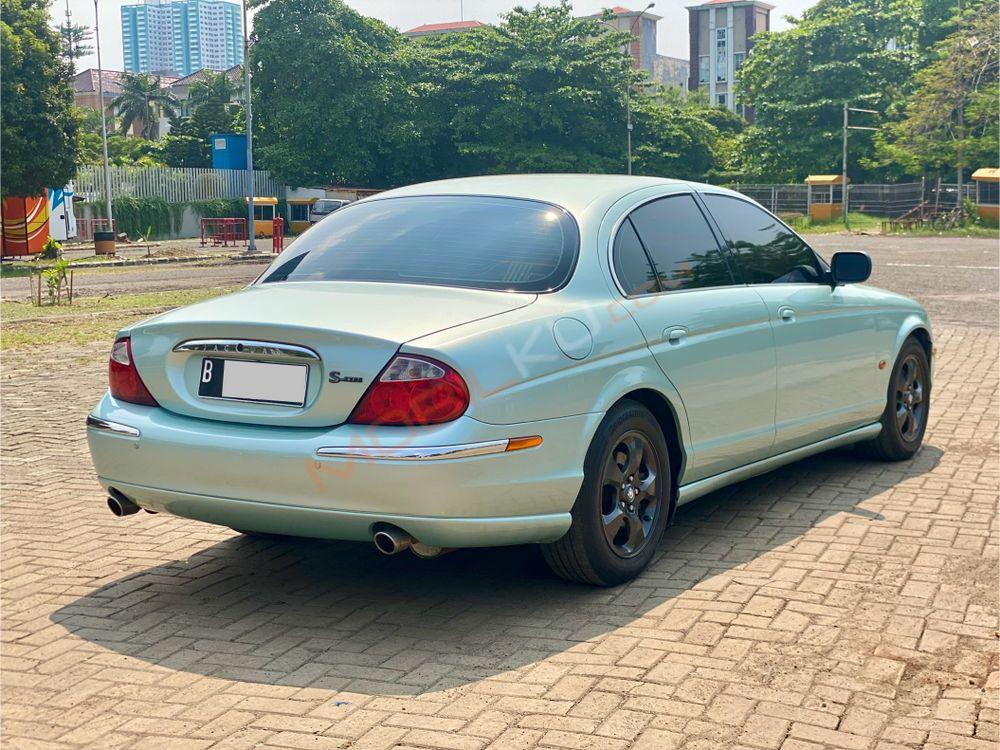 Mobil Jaguar S-Type 2002