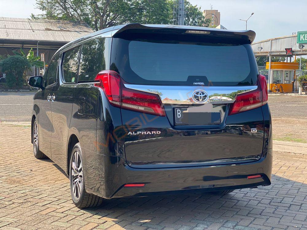 Mobil Toyota Alphard 2020