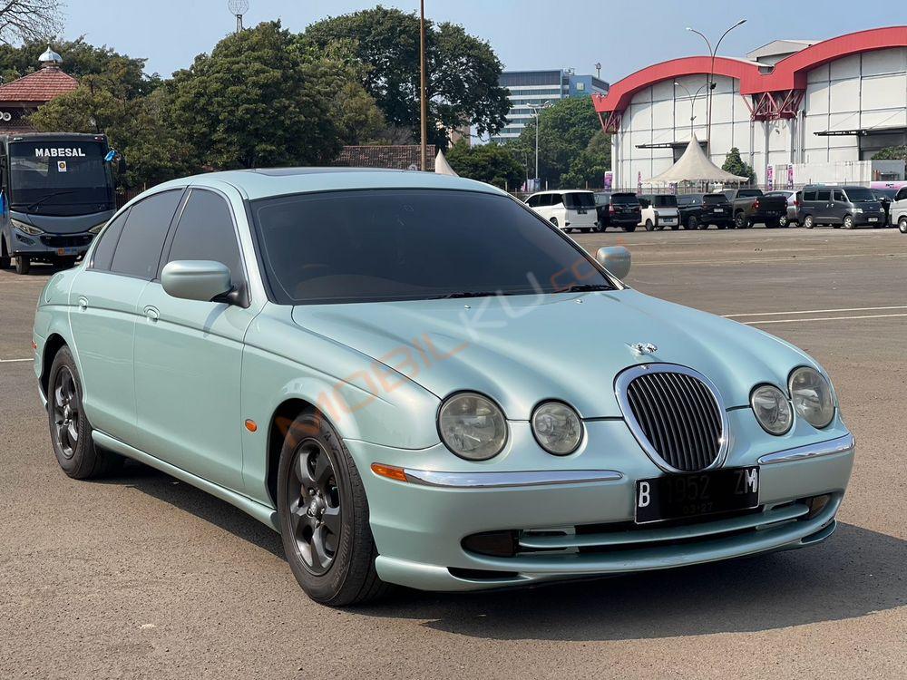 Mobil Jaguar S-Type 2002