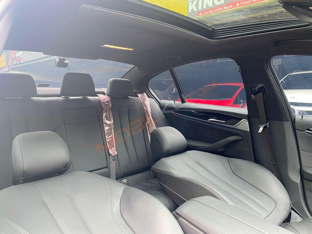 Mobil BMW 5 Series 2020