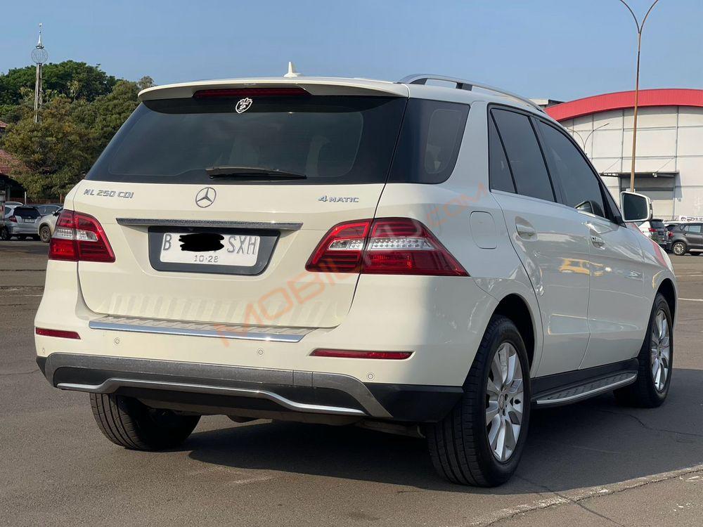 Mobil Mercedes-Benz ML 2013