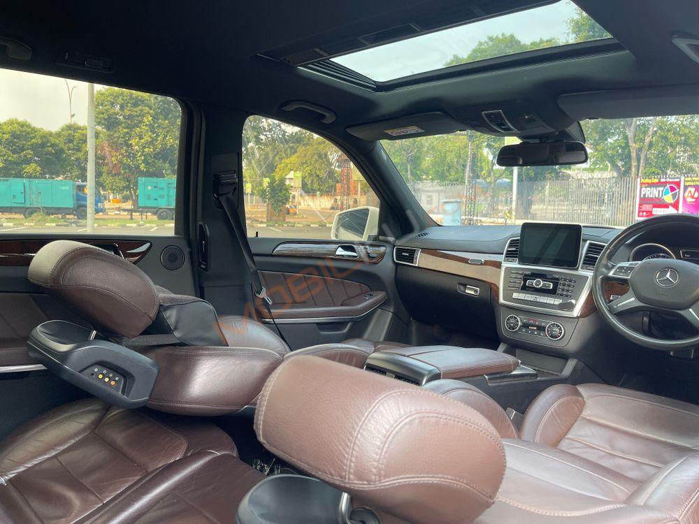 Mobil Mercedes-Benz GL 2014