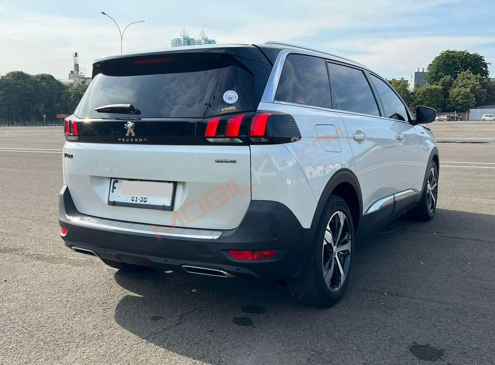 Mobil Peugeot 5008 2019