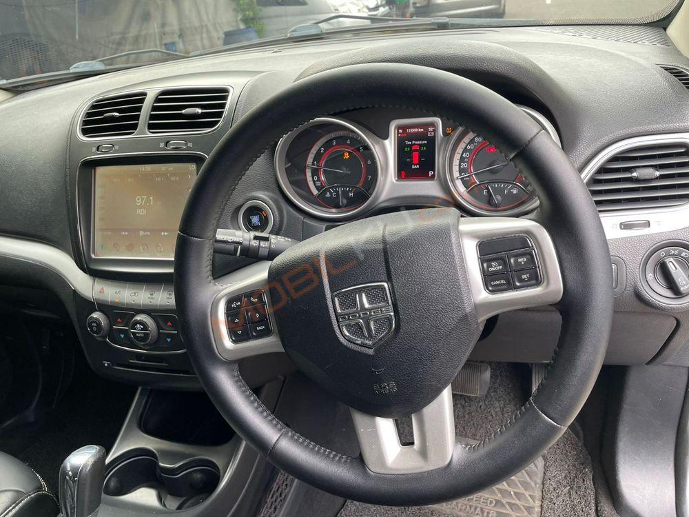 Mobil Dodge Journey 2013