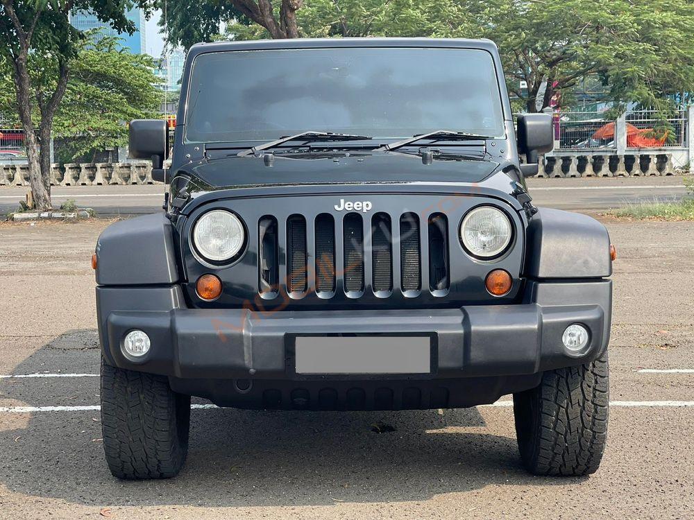 Mobil Jeep Wrangler 2011
