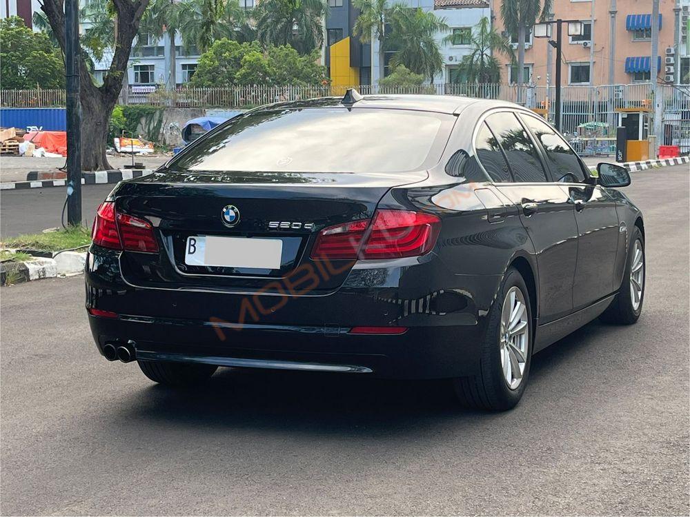 Mobil BMW 5 Series 2013