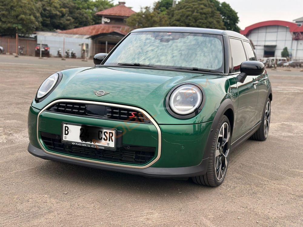 Mobil MINI 5-Door 2024
