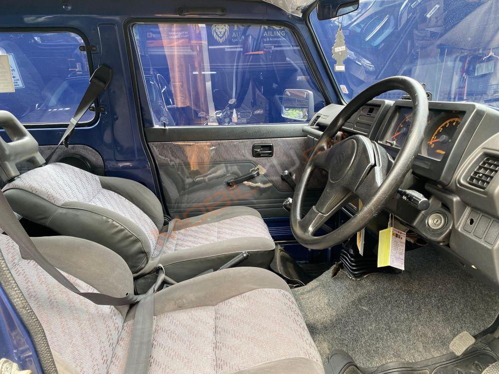 Mobil Suzuki Katana 2004