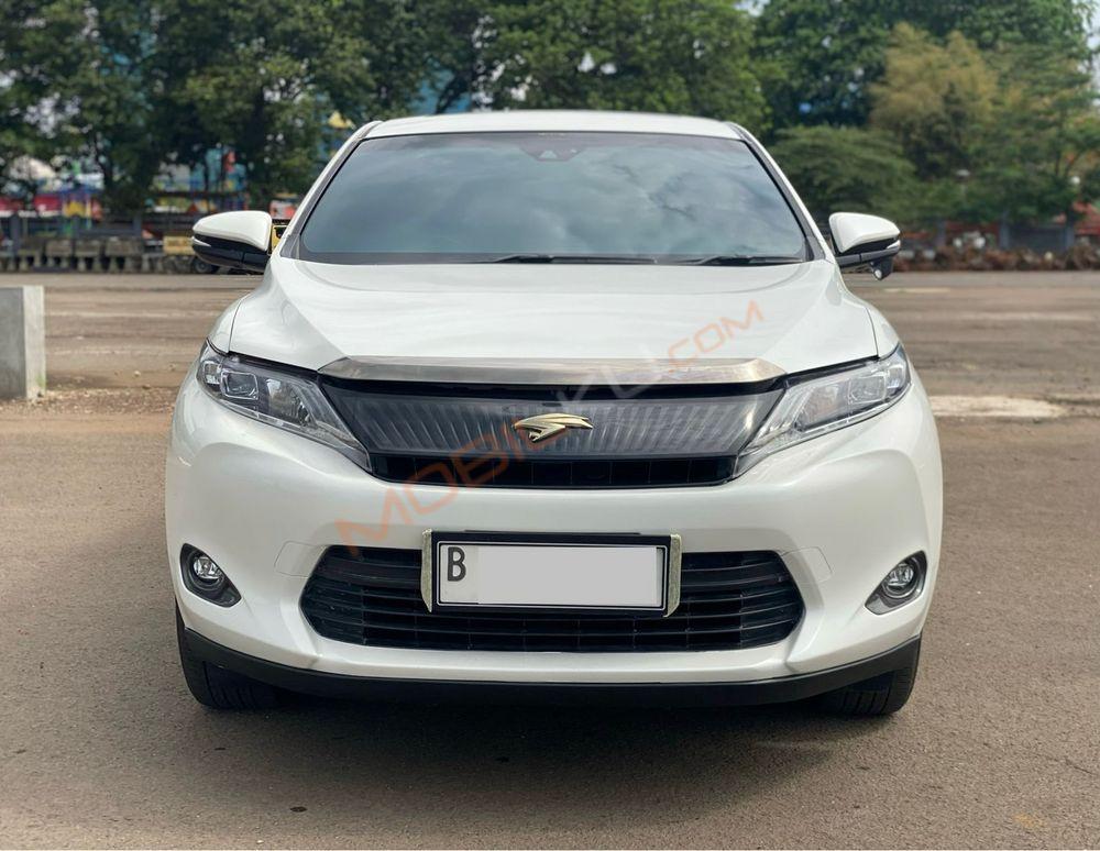 Mobil Toyota Harrier 2015