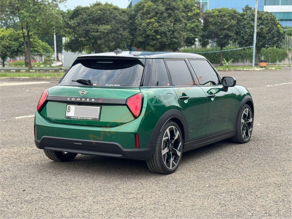 Mobil MINI 5-Door 2024