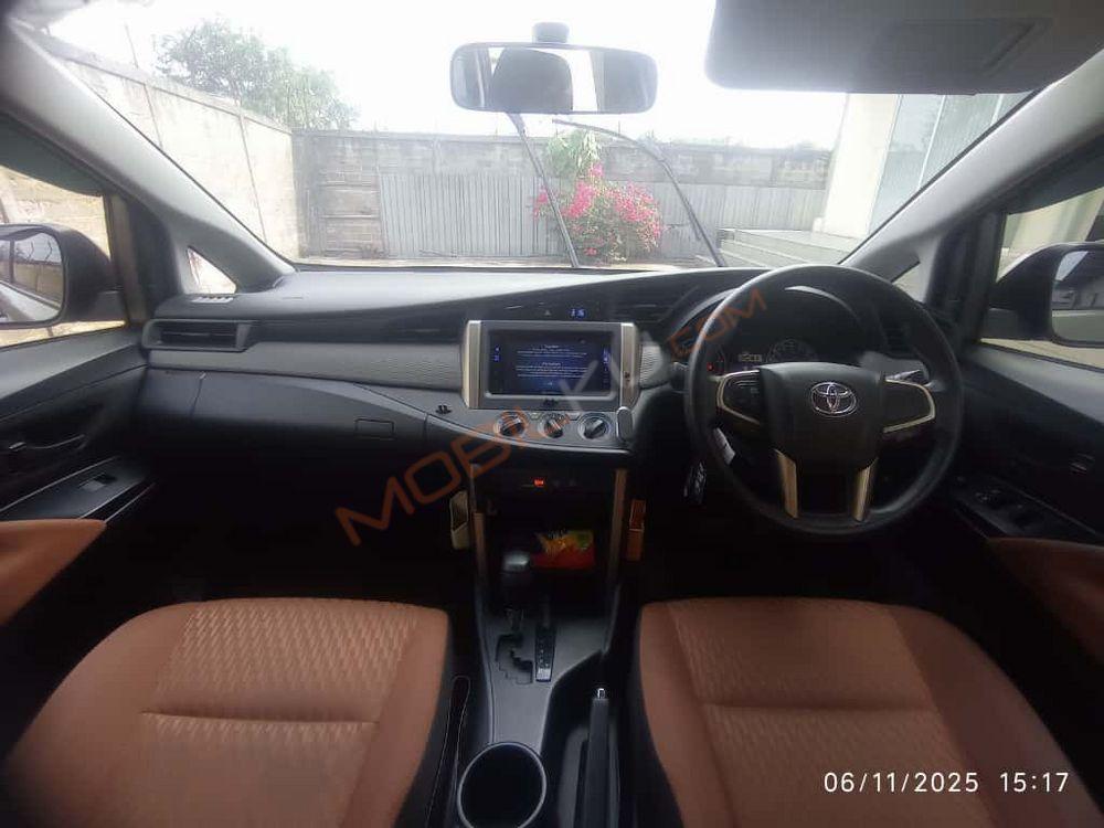 Mobil Toyota Kijang Innova 2019