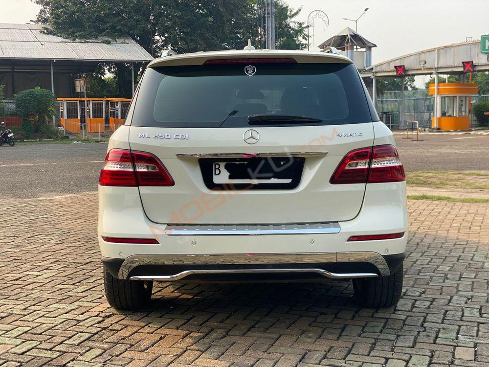 Mobil Mercedes-Benz ML 2013