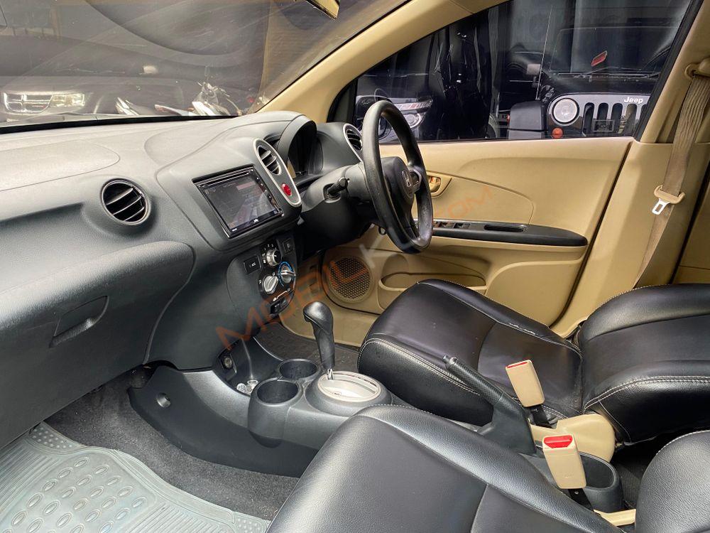 Mobil Honda Mobilio 2014