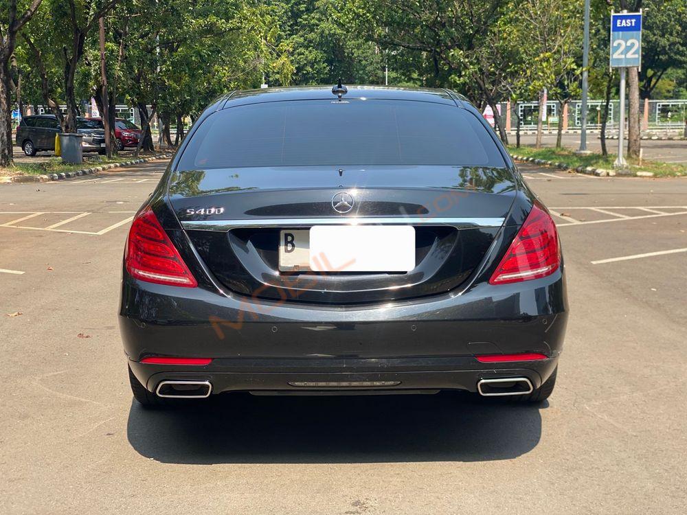 Mobil Mercedes-Benz S-Class 2015