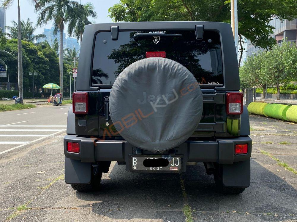 Mobil Jeep Wrangler 2011