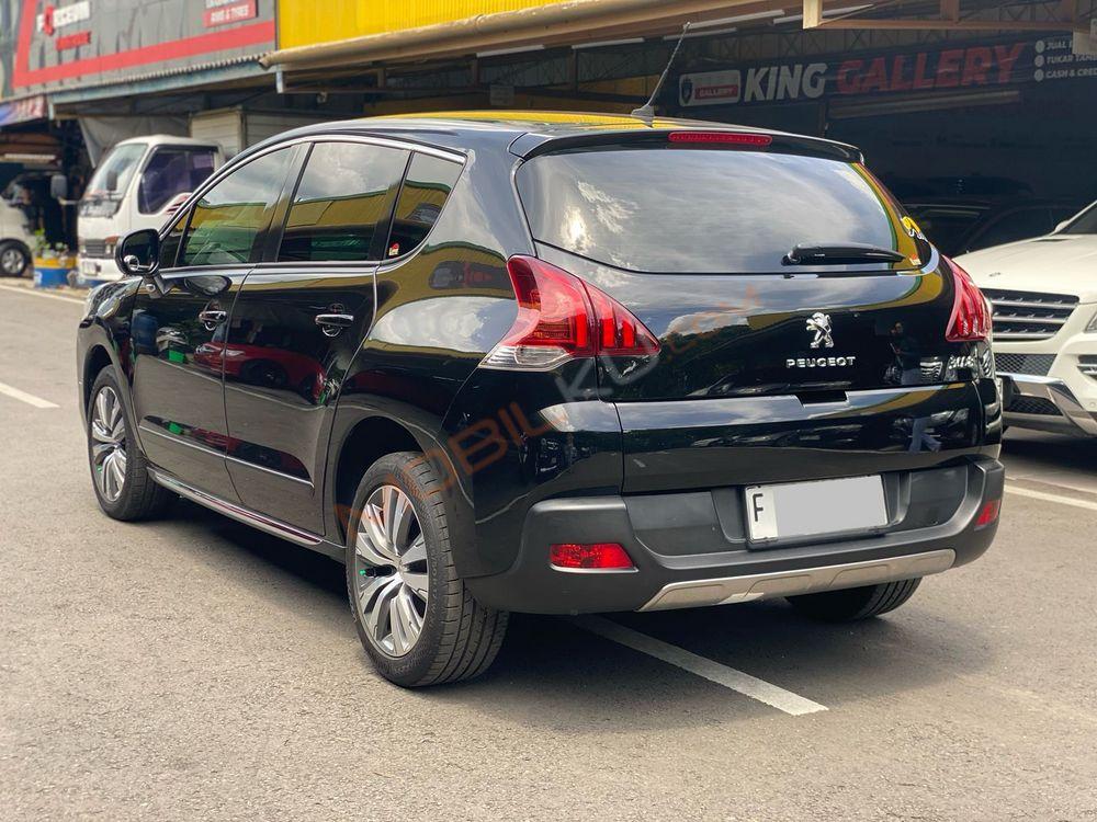 Mobil Peugeot 5008 2016