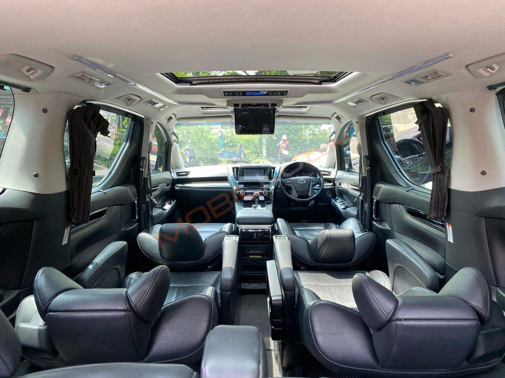 Mobil Toyota Vellfire 2017