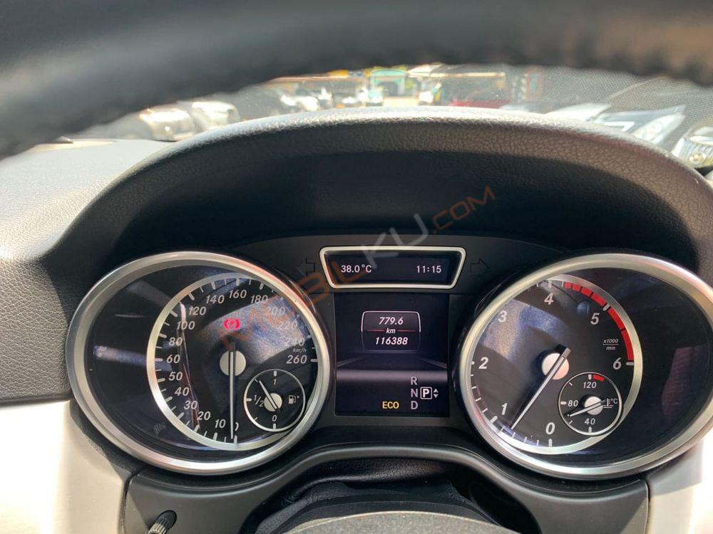 Mobil Mercedes-Benz ML 2013