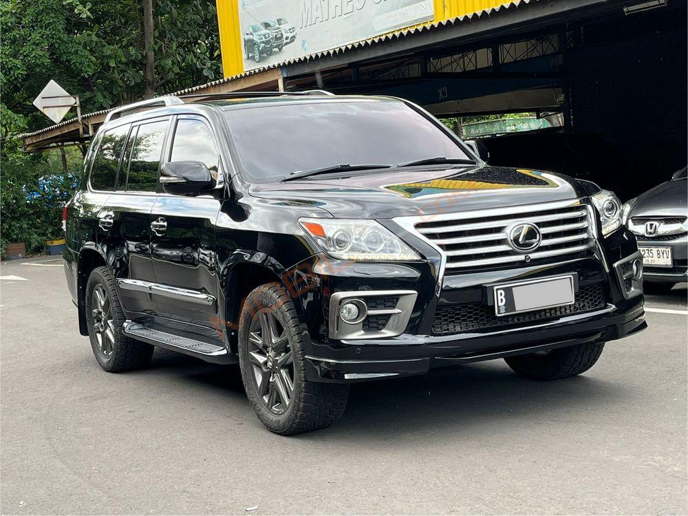 Mobil Lexus LX 2014