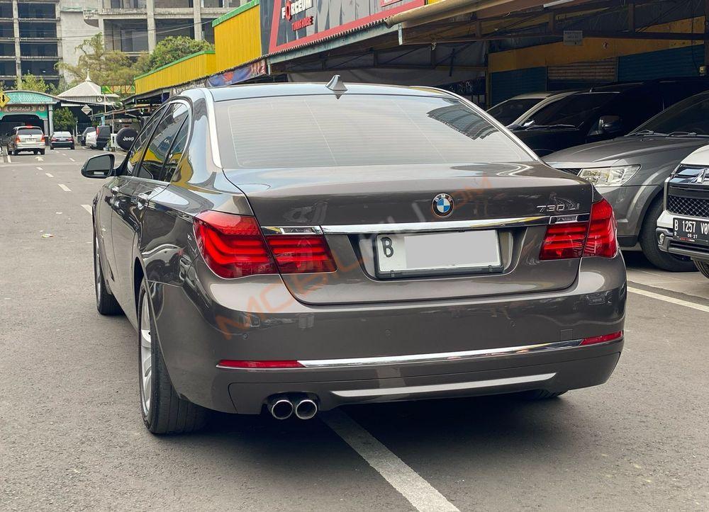Mobil BMW 7 Series 2013