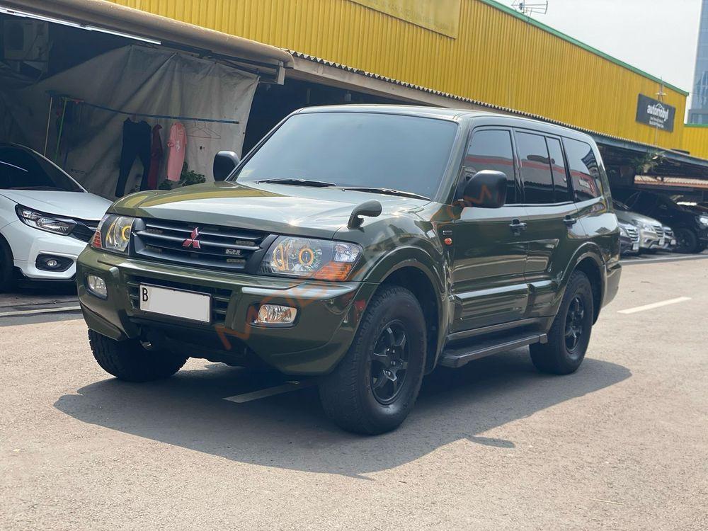 Mobil Mitsubishi Pajero 2001