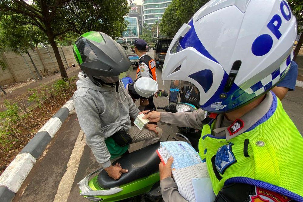 https://mobilku.s3.ap-southeast-3.amazonaws.com/news/1000/035d7ae5-1daf-460f-9d4f-bcdfdee359cb.jpeg