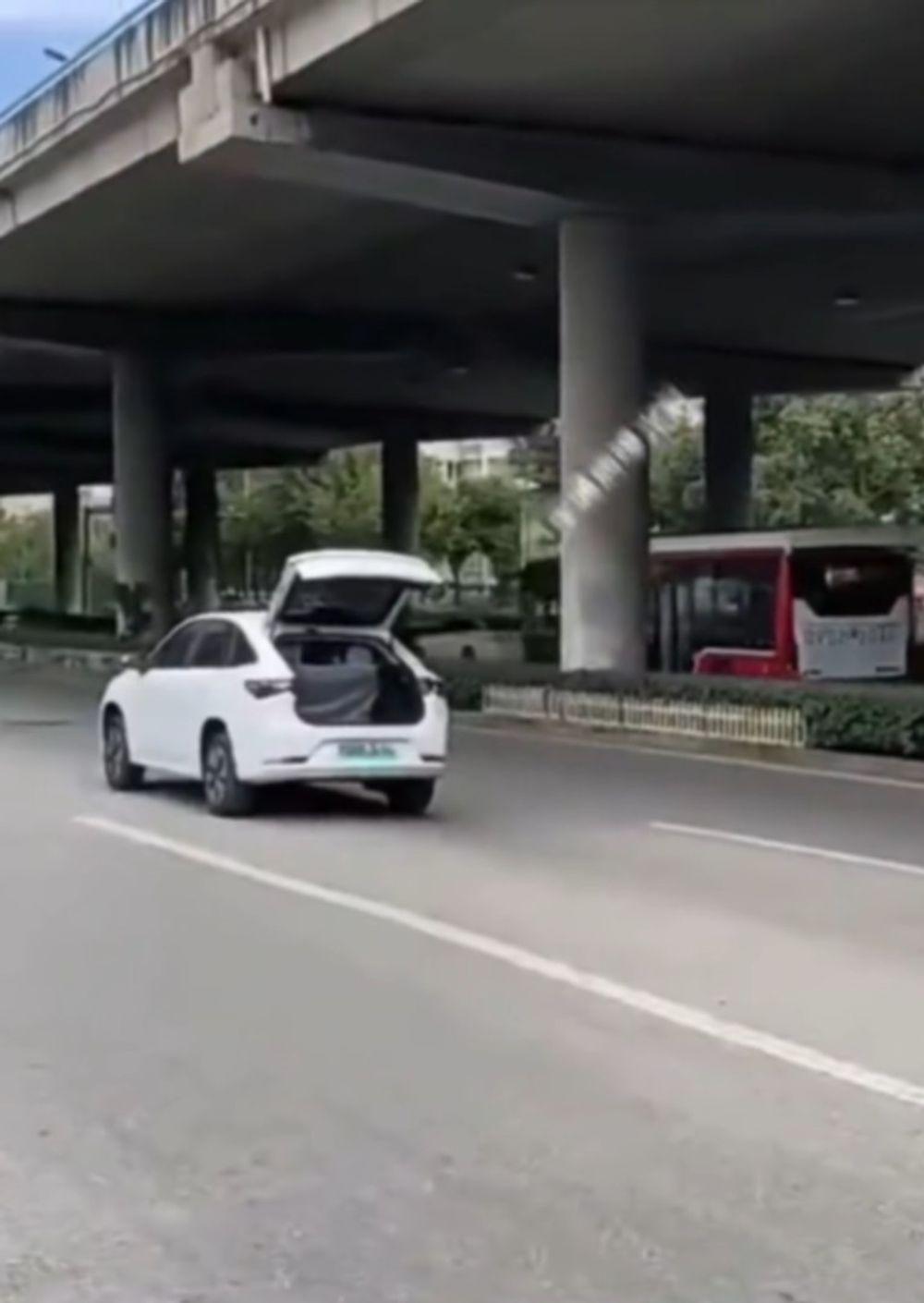 https://mobilku.s3.ap-southeast-3.amazonaws.com/news/1000/315b28da-bc53-4f2a-85f5-5e8a694995a6.jpeg