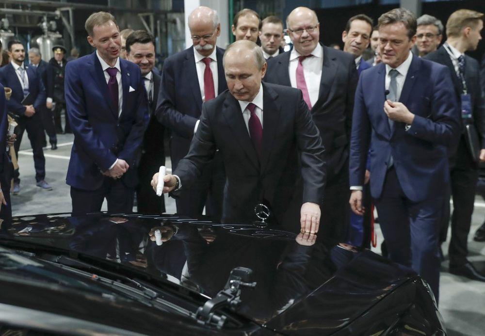 https://mobilku.s3.ap-southeast-3.amazonaws.com/news/1000/74e30cf0-301c-4e68-a137-cf801a209f49.jpg