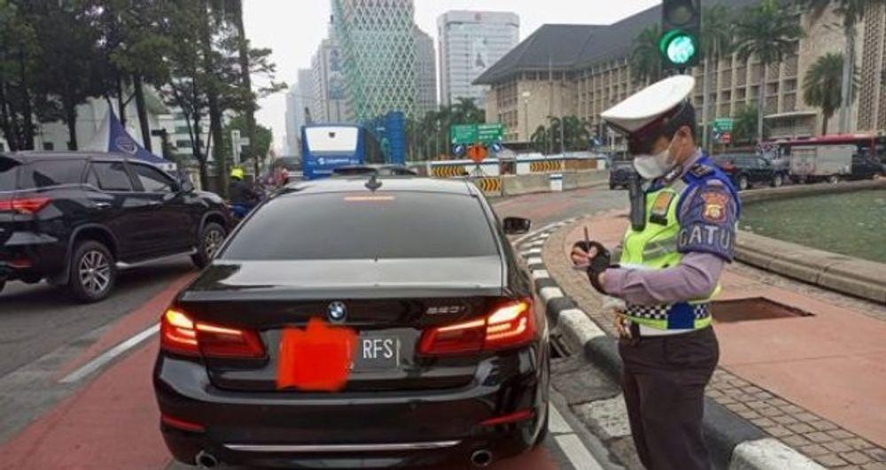 https://mobilku.s3.ap-southeast-3.amazonaws.com/news/1000/93d2d3ba-da98-428f-898d-c7795eeb6164.jpg