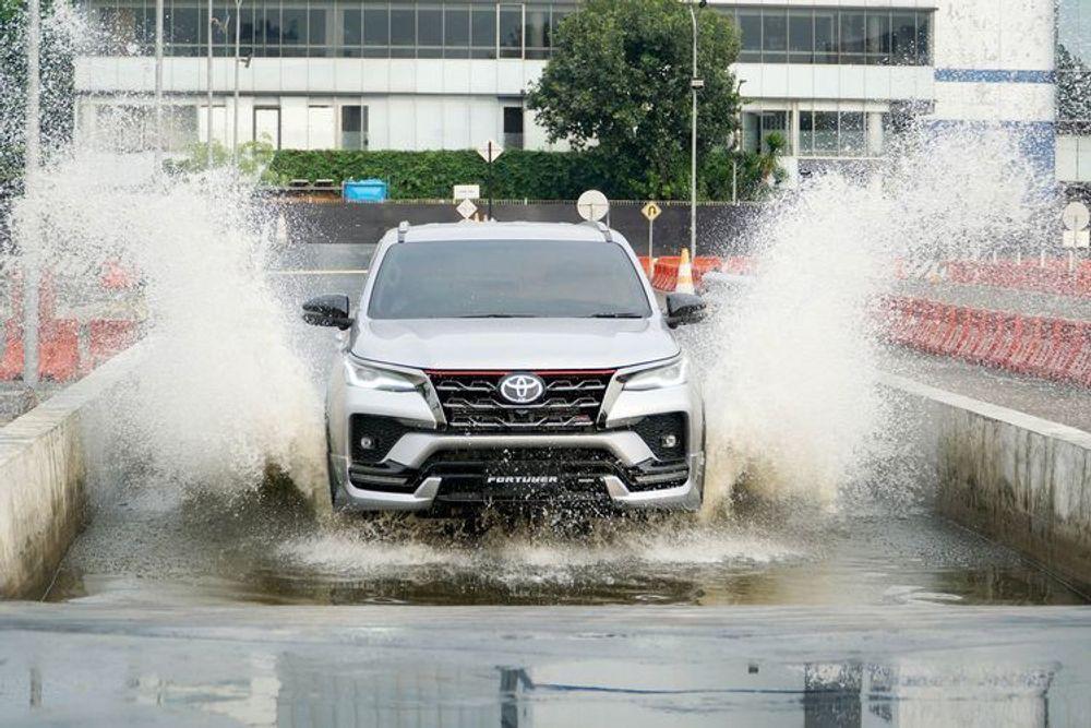 https://mobilku.s3.ap-southeast-3.amazonaws.com/news/1000/98b0b944-b5d9-4e11-baea-f1215c829145.jpg