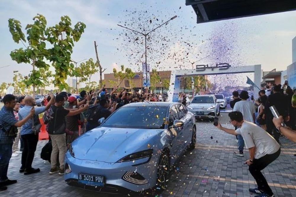 https://mobilku.s3.ap-southeast-3.amazonaws.com/news/1000/b70c36d4-3b96-4b29-81fe-d86c6776cd21.jpeg