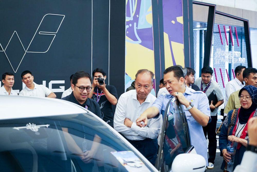 https://mobilku.s3.ap-southeast-3.amazonaws.com/news/1000/dbff254e-7ef3-4bc7-9b9e-6ea264b8e7d3.jpeg
