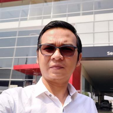 https://mobilku.s3.ap-southeast-3.amazonaws.com/user/1000/fca52027-919b-41a6-a13e-9671f916f701.jpeg